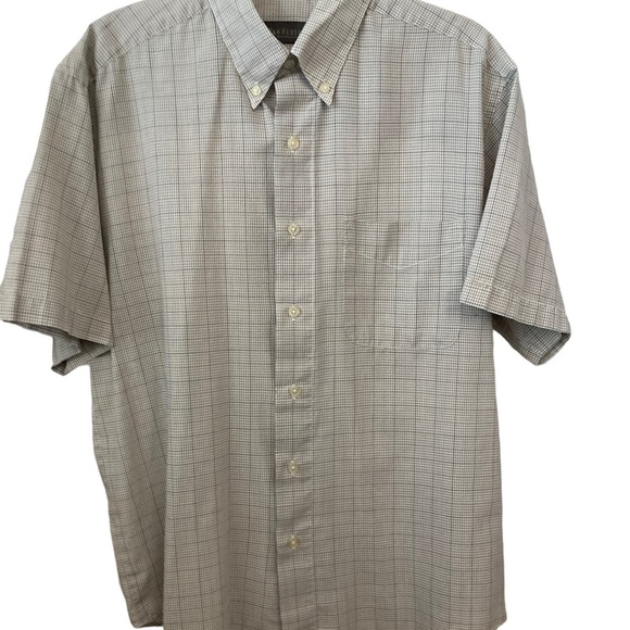 Van Heusen Button Down short Sleeves Dress Shirt Medium - Picture 5 of 6